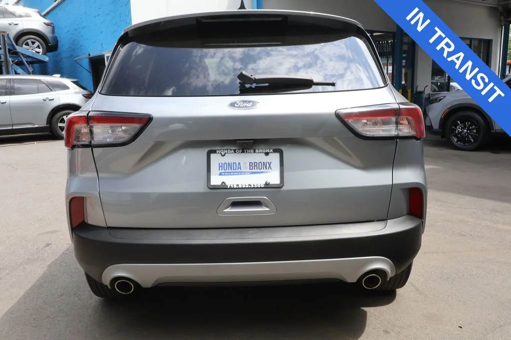 Used 2022 Silver Metallic Ford SE image 10