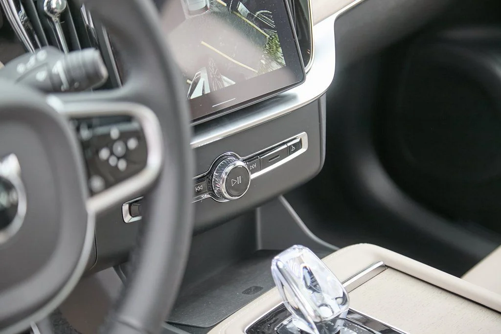2026 Volvo XC90 Plus - Photo 16