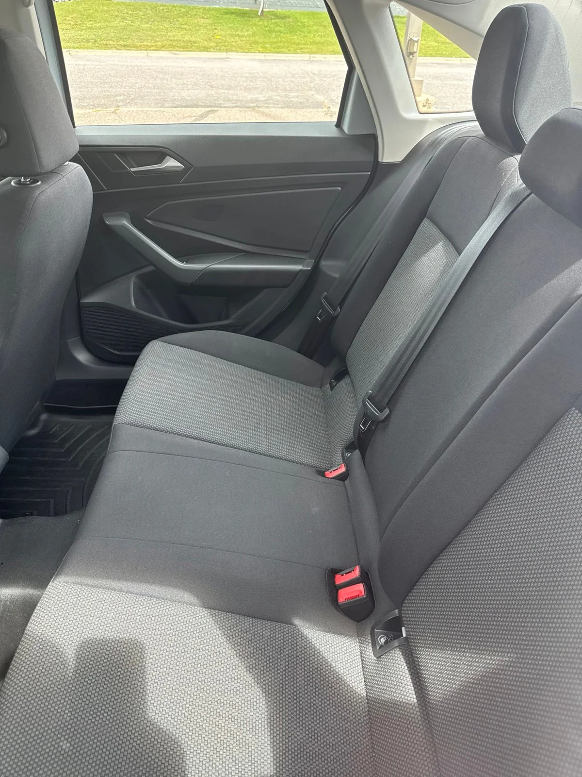 Used 2019 Silver Volkswagen  image 7