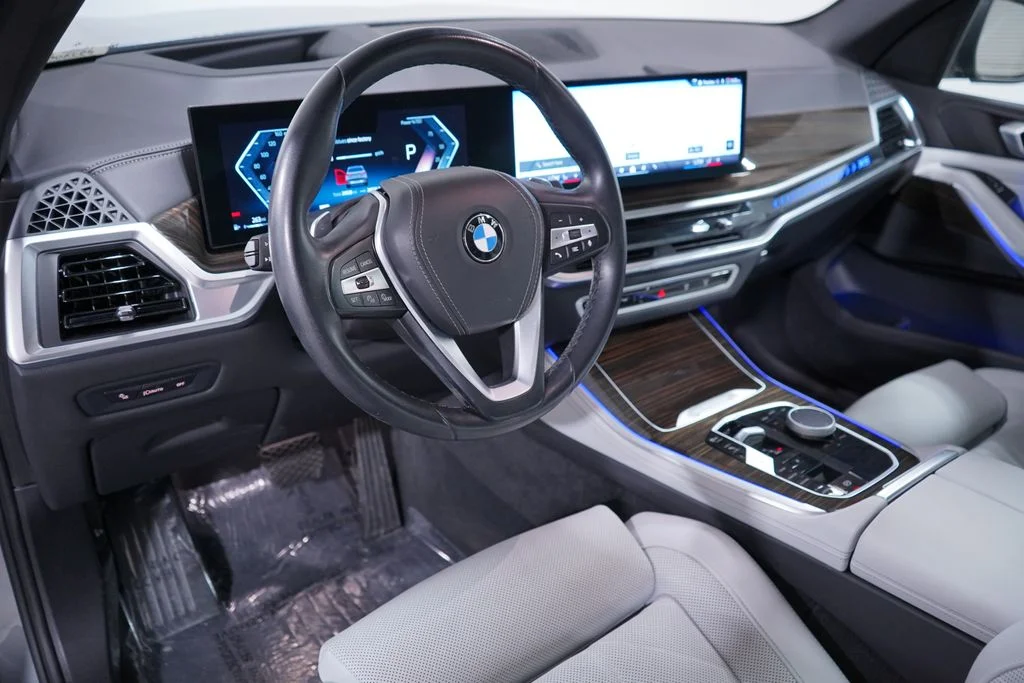 Used 2024 Gray Metallic BMW sDrive40i image 6