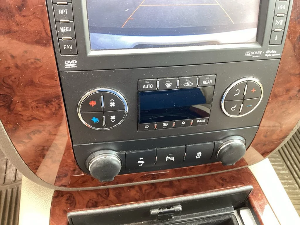 Used 2012 WHITE DIAMOND TRICOAT Chevrolet LTZ image 33