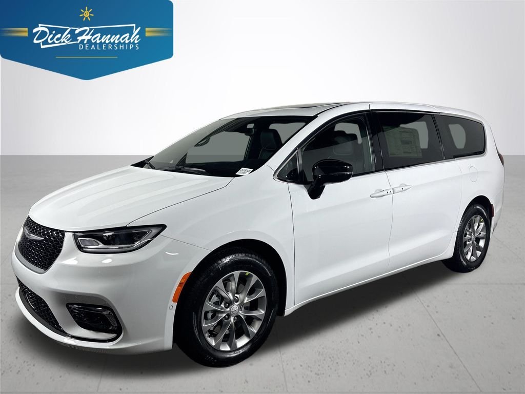 New 2026 Bright White Clear-Coat Exterior Paint Chrysler Limited image 1