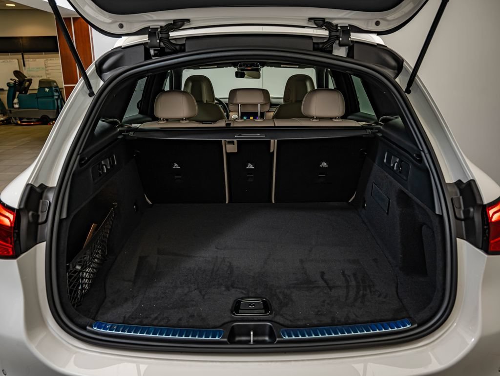 New 2027 Polar White Mercedes-Benz GLC 300 image 37
