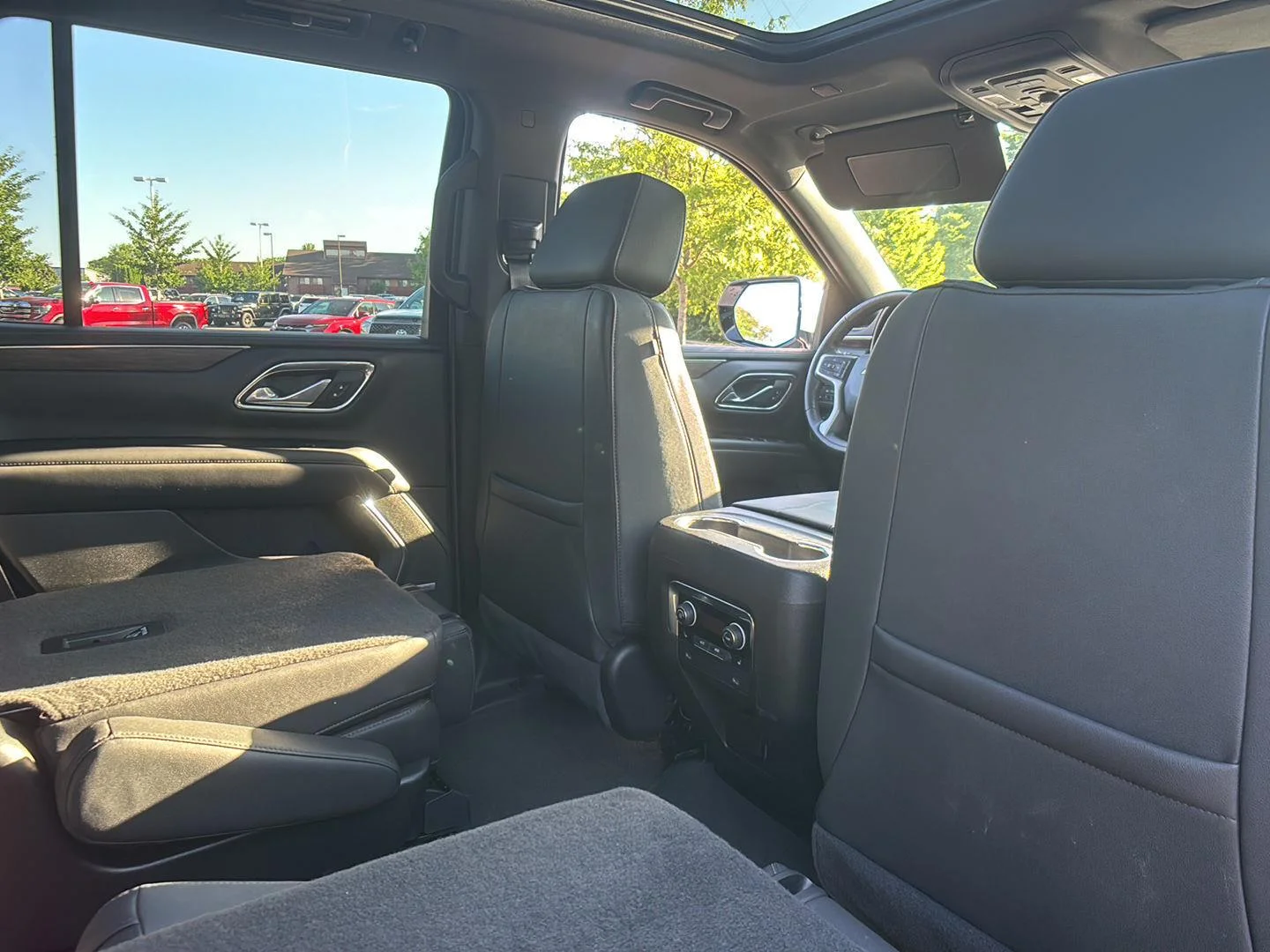 Used 2023 Summit White Chevrolet Z71 image 22