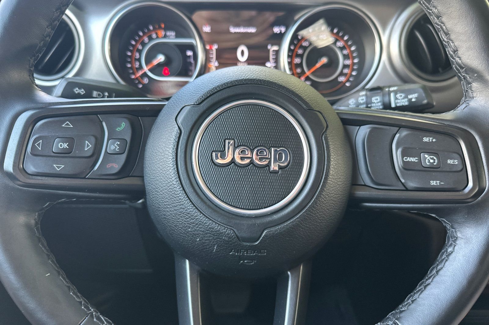 Used 2021 Red Jeep Sport S image 23
