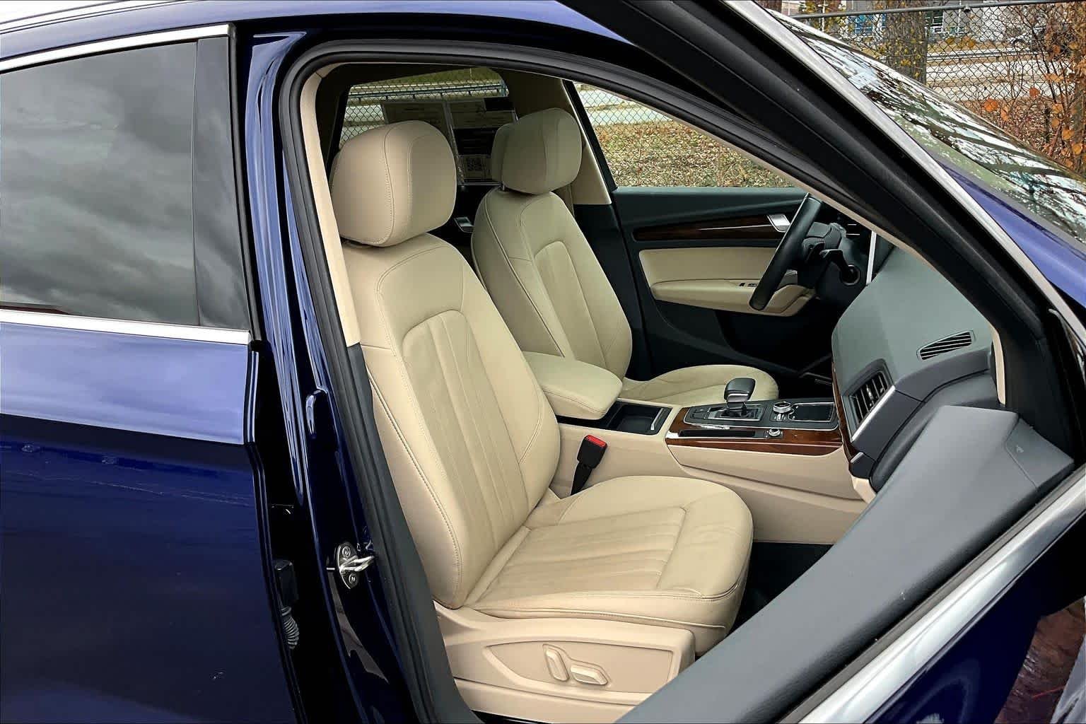 Used 2018 Navarra Blue Metallic Audi Premium Plus image 7
