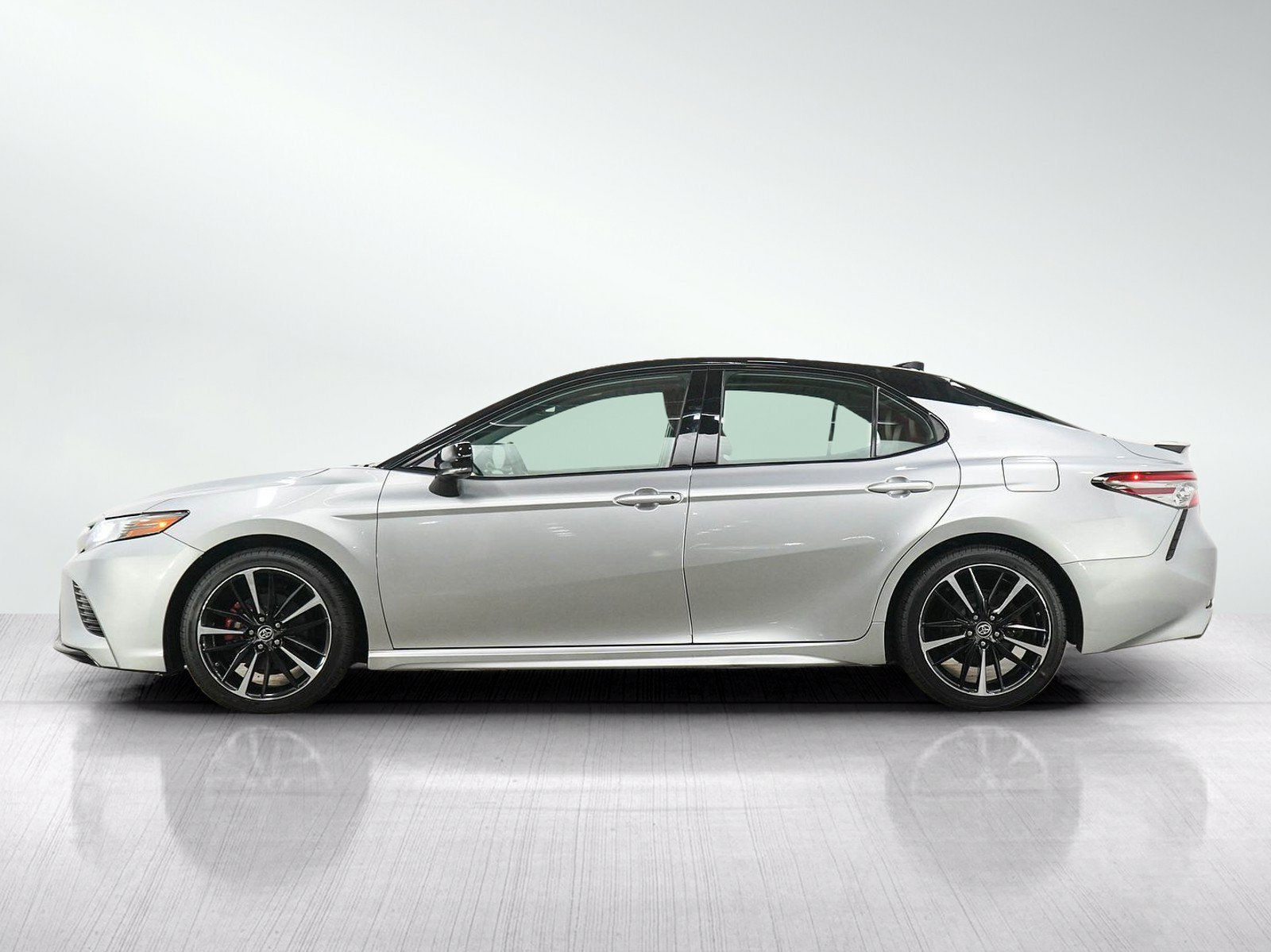 Used 2019 Midnight Black Metallic Toyota Xse image 2