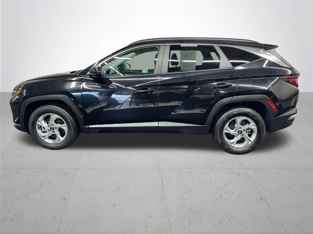 Used 2024 Black Hyundai SEL image 3