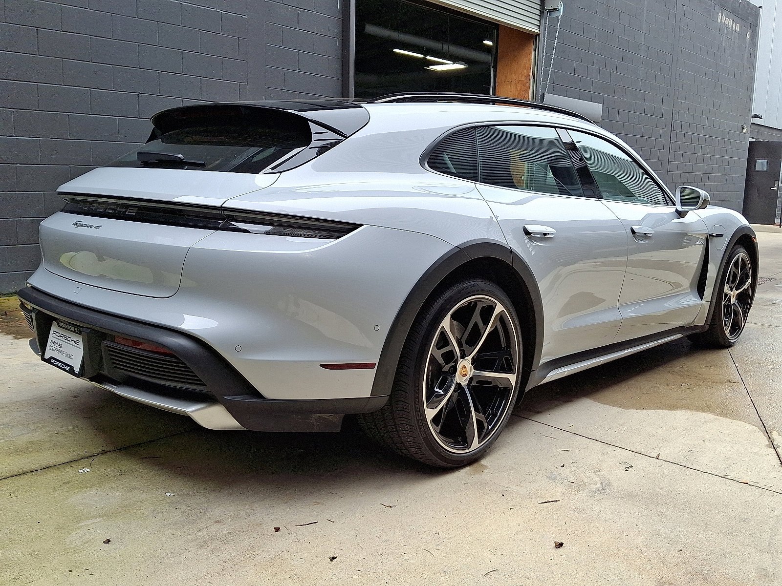 2025 Porsche Taycan Base - Photo 7