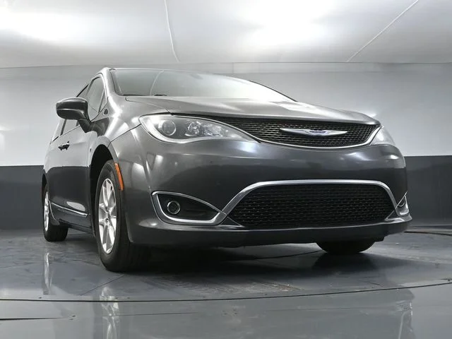 Used 2020 Gray Chrysler Touring L image 41