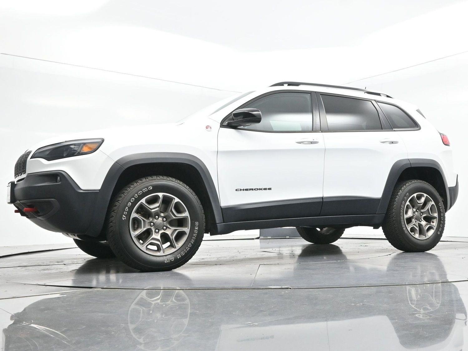 Used 2022 Bright White Clearcoat Jeep Trailhawk image 49