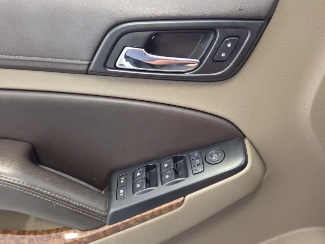 Used 2016 SUMMIT WHITE Chevrolet LTZ image 32