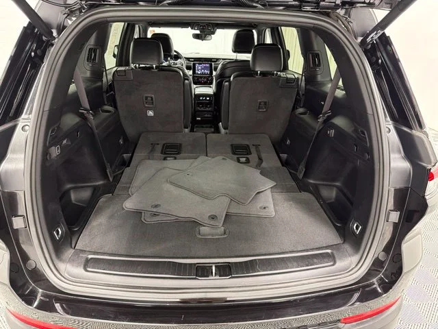 Used 2021 Black Jeep Altitude image 7