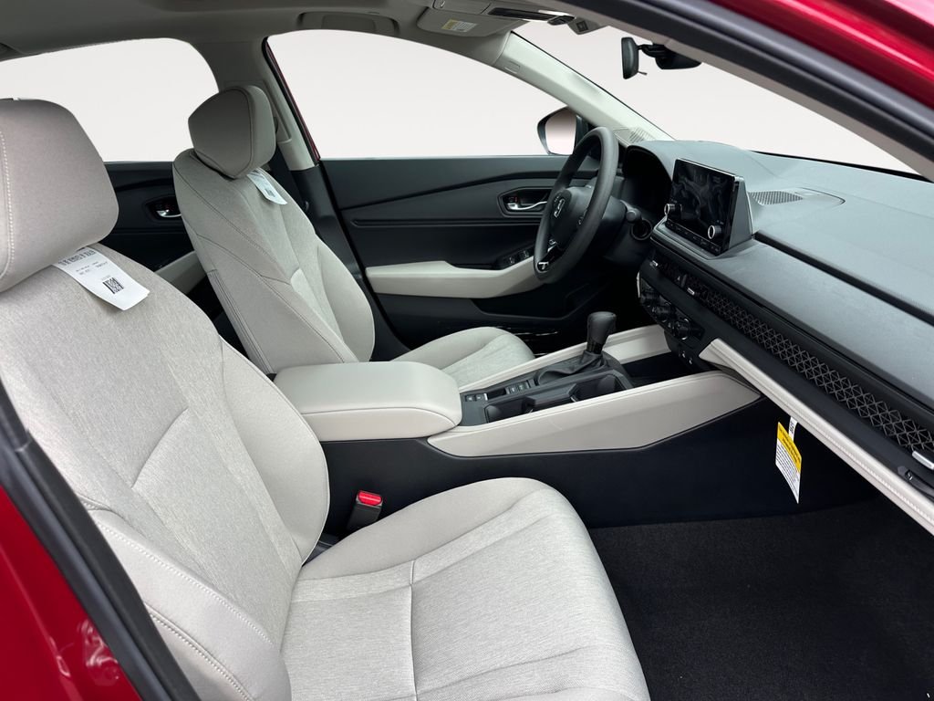 2025 Honda Accord SE - Photo 15