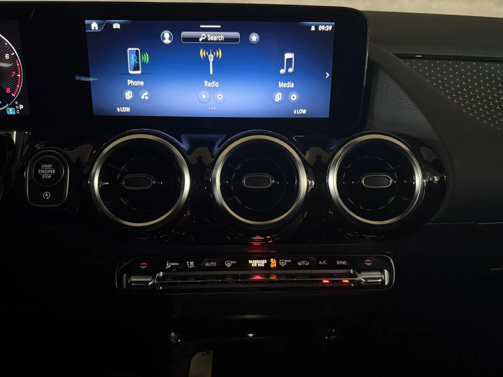 Certified Used 2025 Black Mercedes-Benz GLA 250 image 21