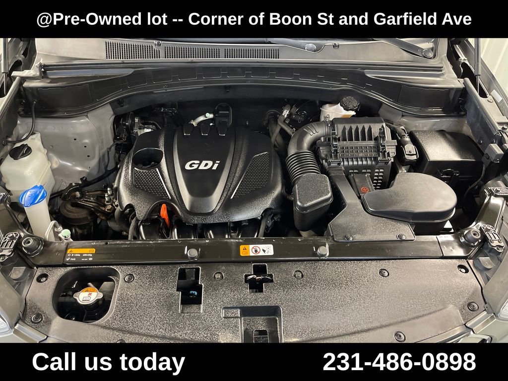 Used 2014 Gray Hyundai Base image 3