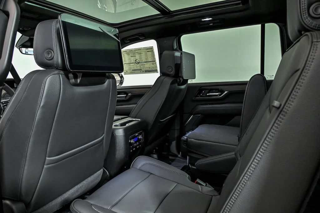 2026 GMC Yukon XL Denali - Photo 11