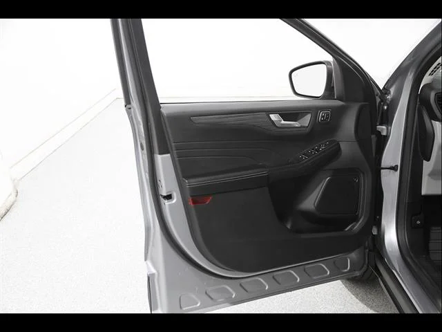 Used 2023 Iconic Silver Ford Platinum image 27