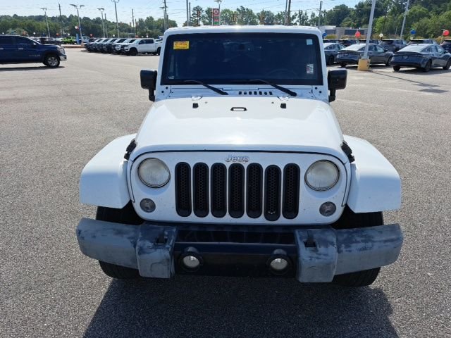 Used 2014 White Jeep Unlimited Altitude image 3
