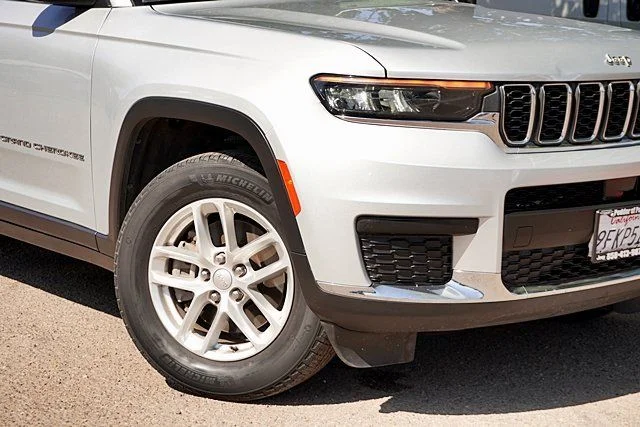 Certified Used 2023 Silver Jeep Laredo image 3