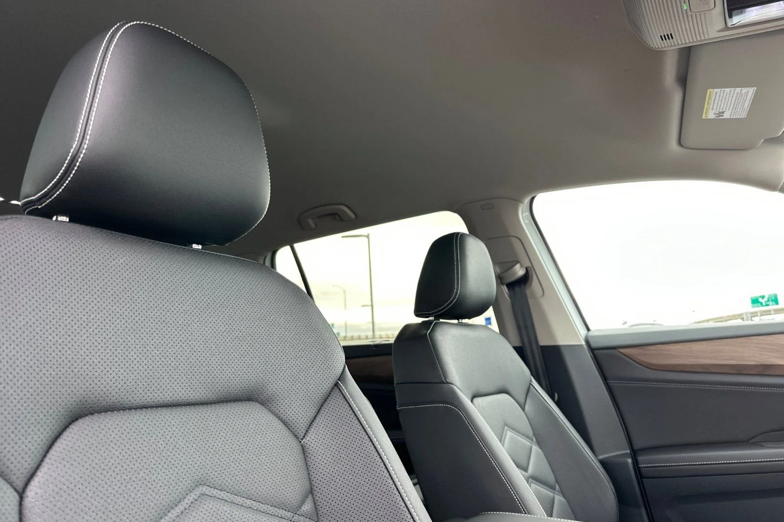 2026 Volkswagen Atlas SE w/Tech - Photo 17