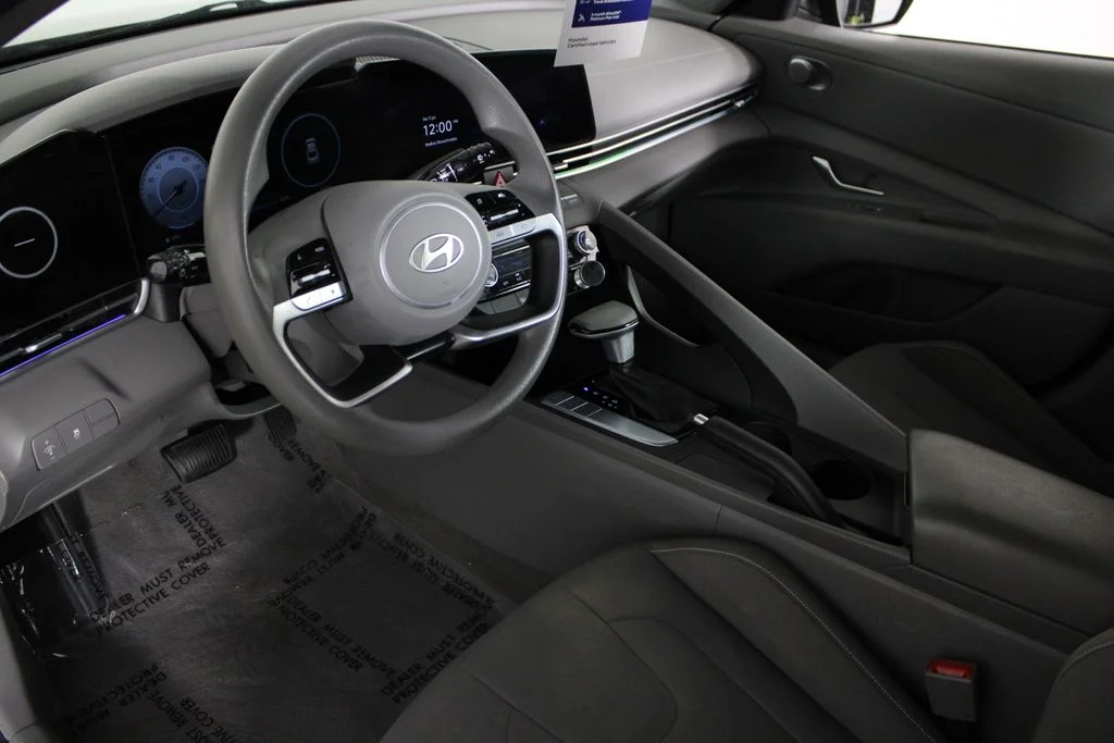 Used 2024 Gray Hyundai SEL image 17