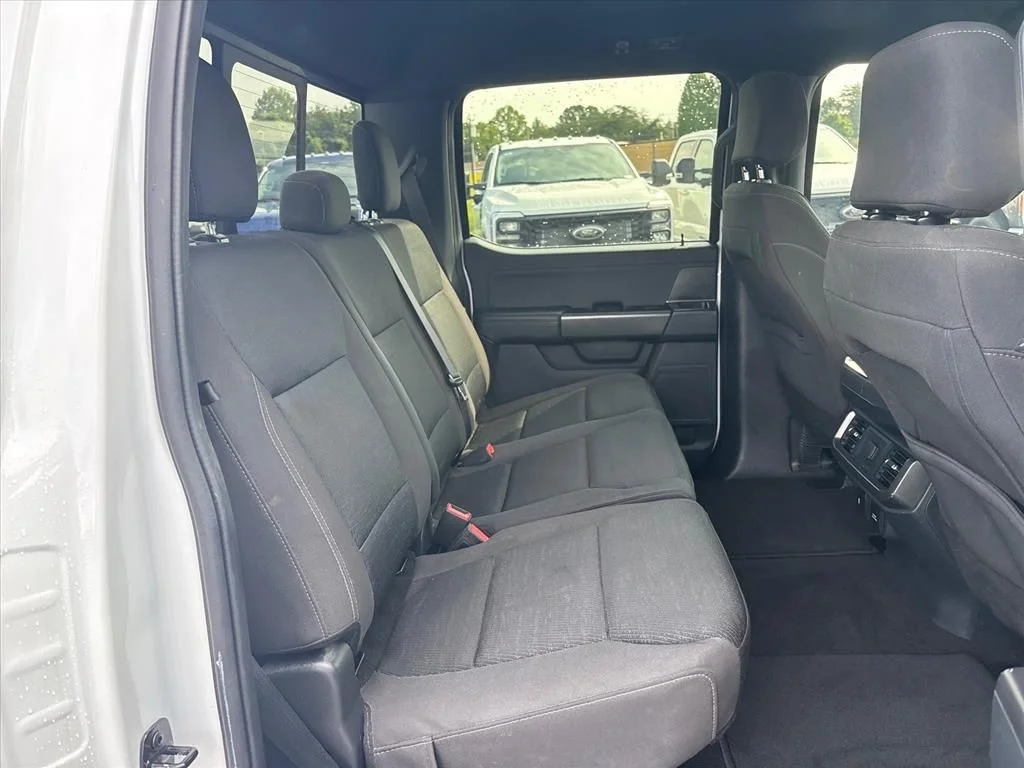 Certified Used 2024 Oxford White Ford XLT image 15