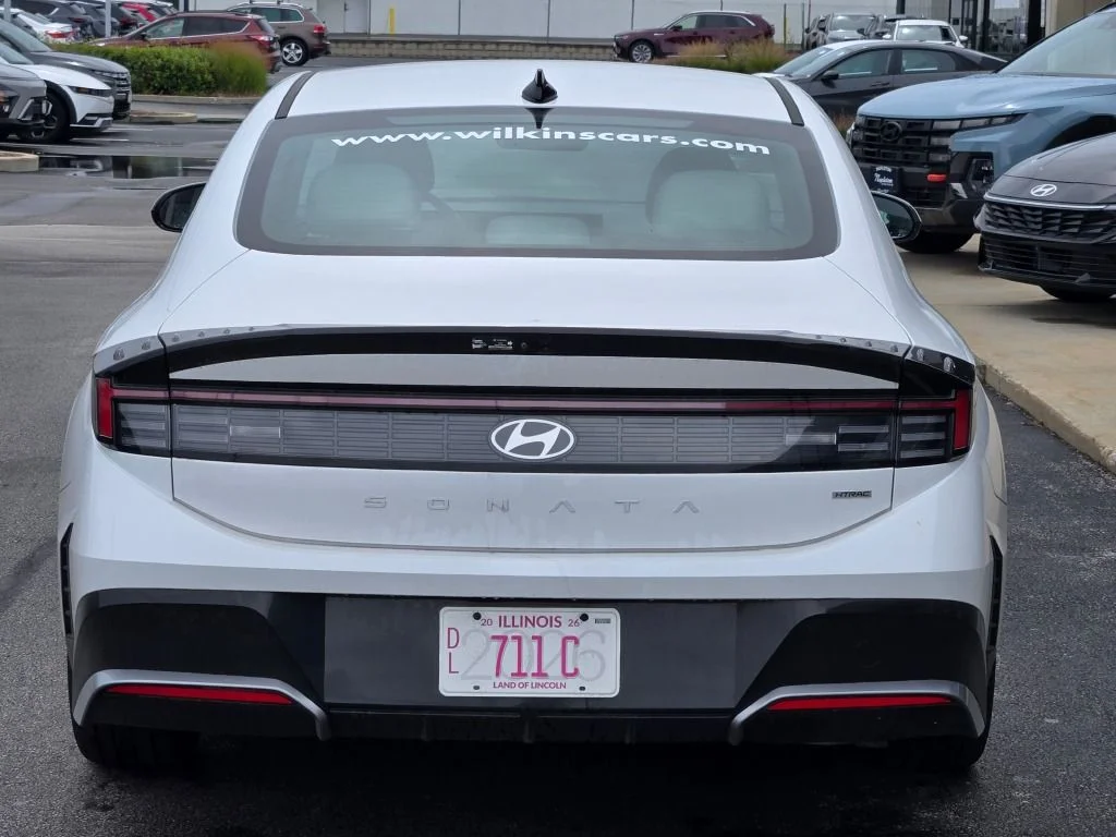 Used 2026 White Hyundai SEL Sport image 11