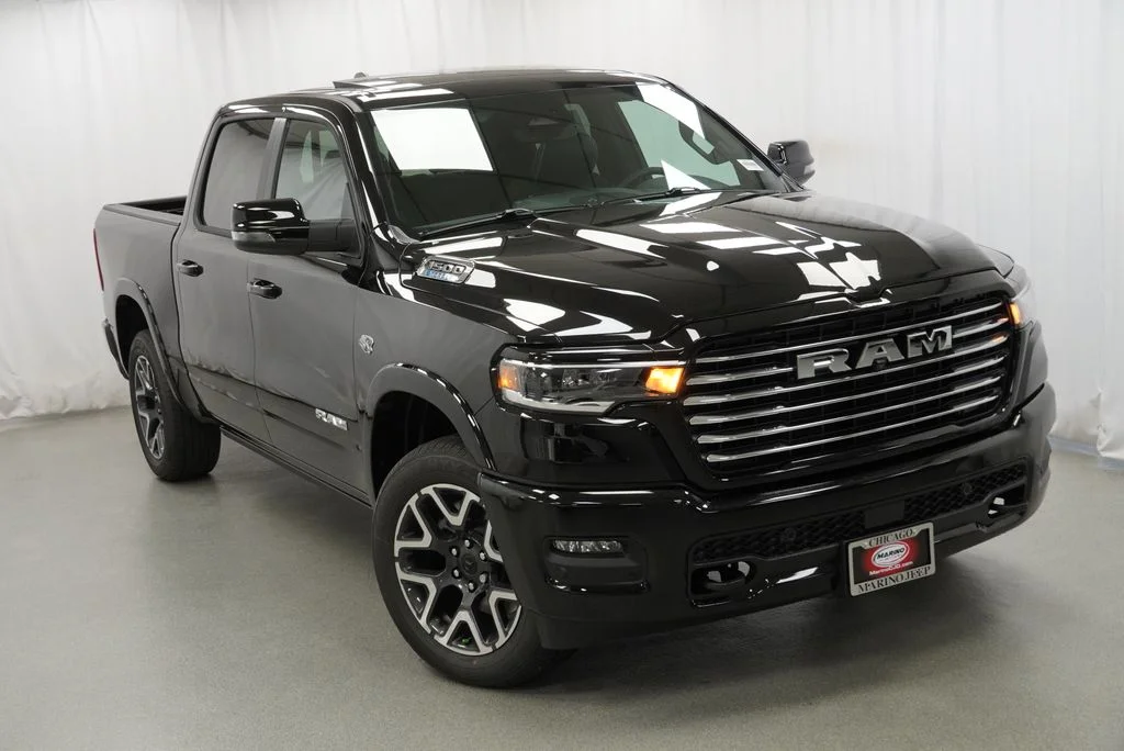 New 2027 Diamond Black Crystal Pearl-Coat Exterior Paint RAM Laramie image 8