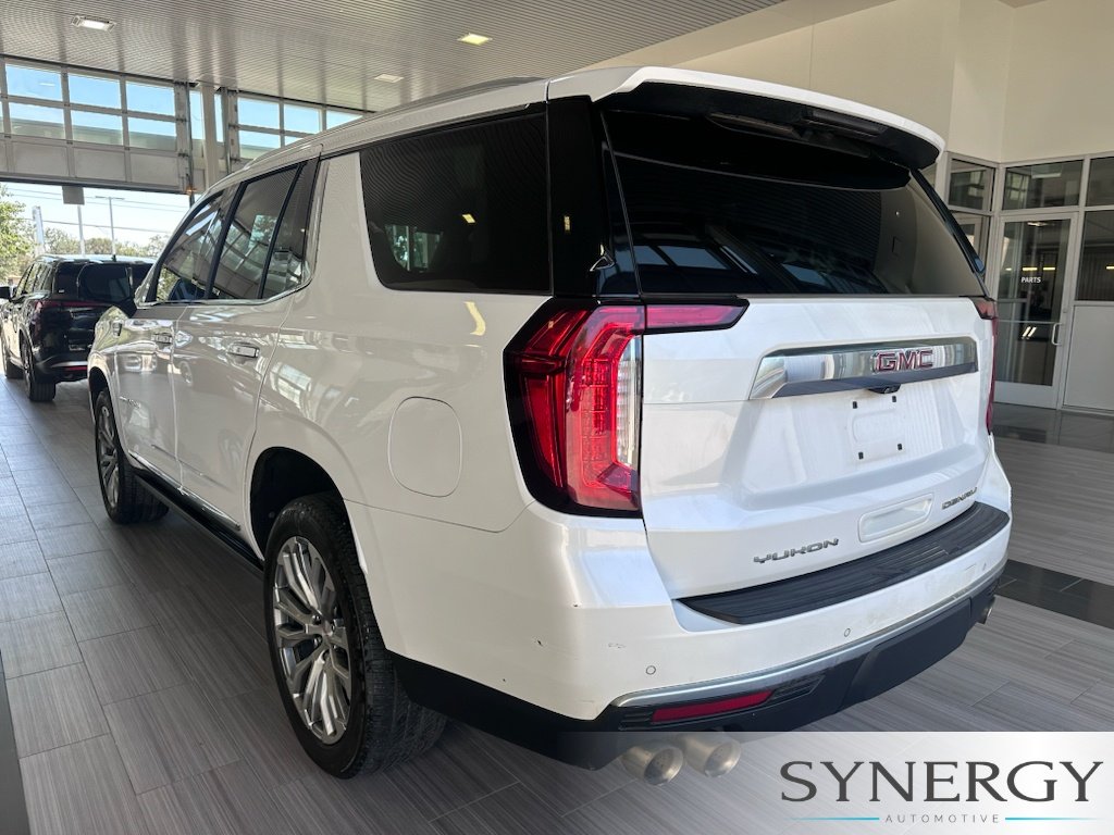 Used 2021 White Frost Tricoat GMC Denali image 10