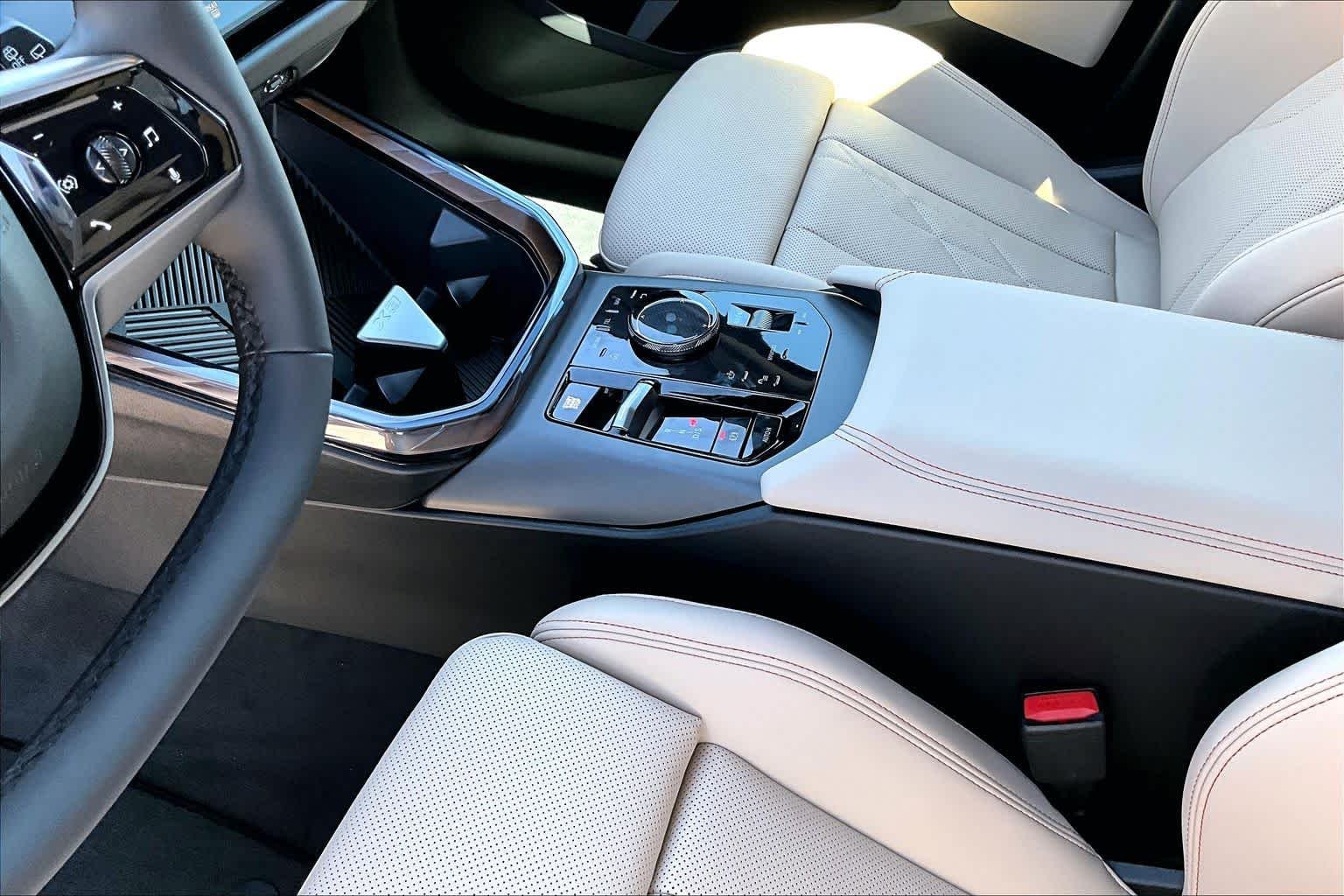 New 2026 Skyscraper Grey Metallic BMW 30 xDrive image 7