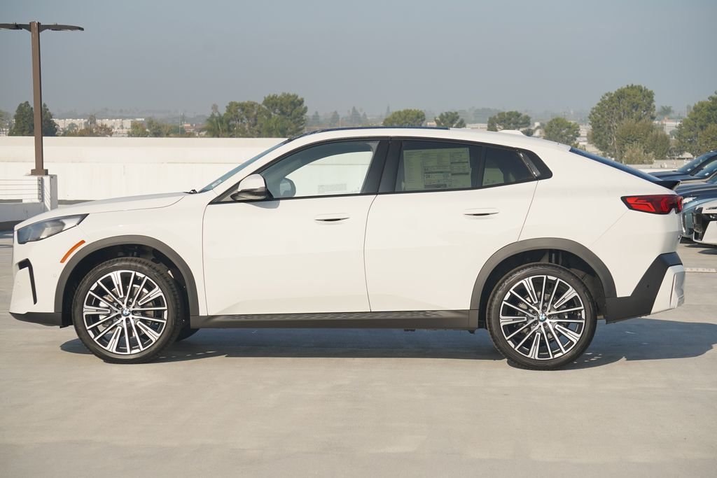 Used 2026 Alpine White BMW xDrive28i image 4