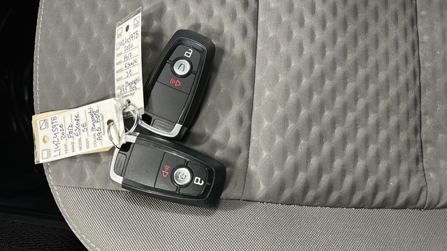 Used 2020 Magnetic Metallic Ford SE image 19