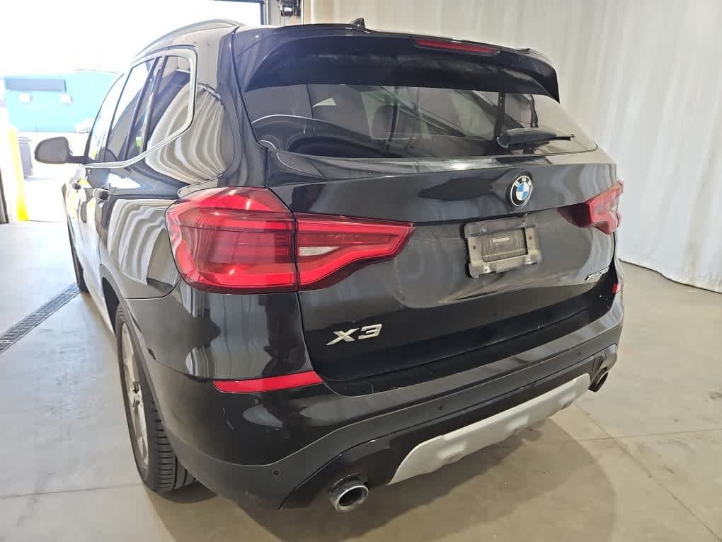Used 2021 Jet Black BMW xDrive30i image 4
