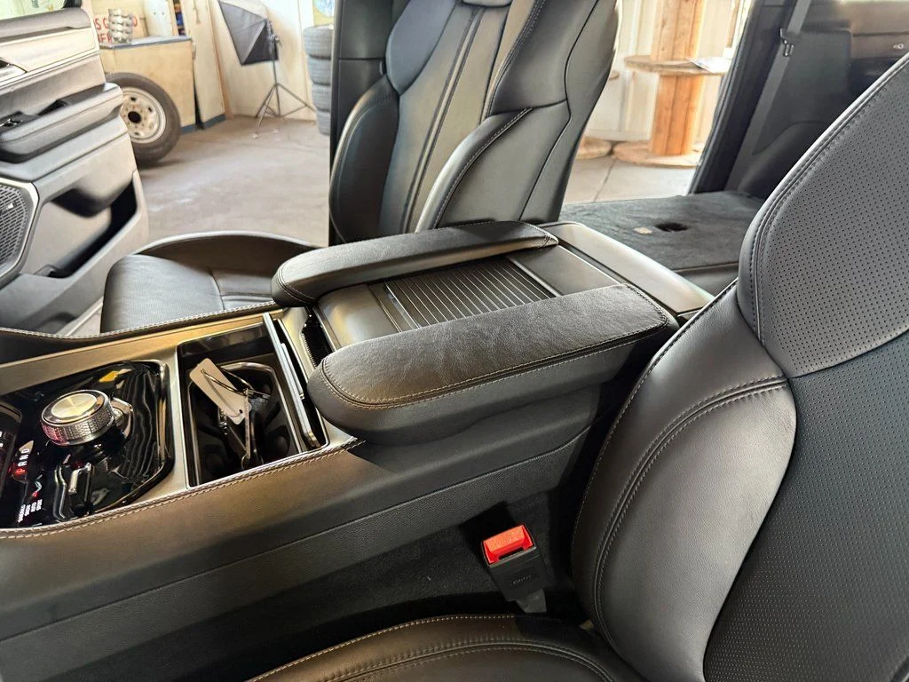 New 2025 Gray Jeep Series II image 35