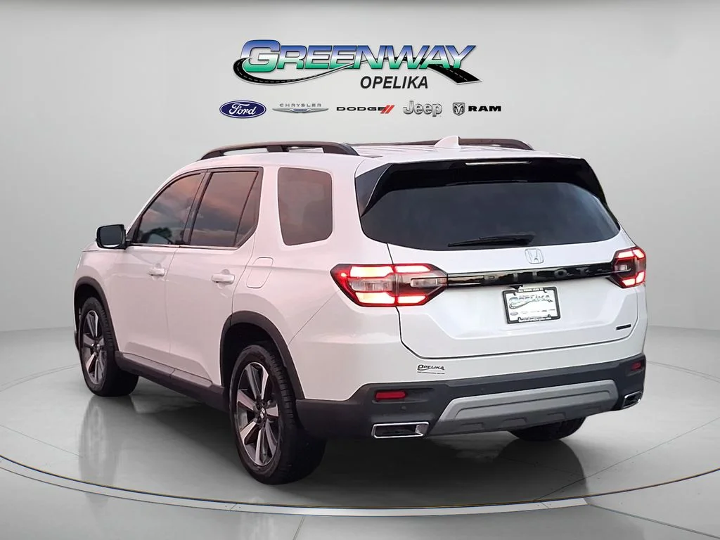 Used 2025 White Honda Touring image 5