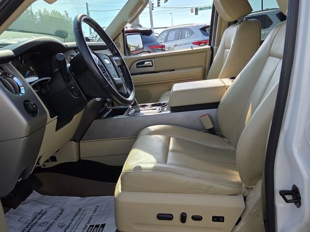 Used 2017 White Ford Limited image 5