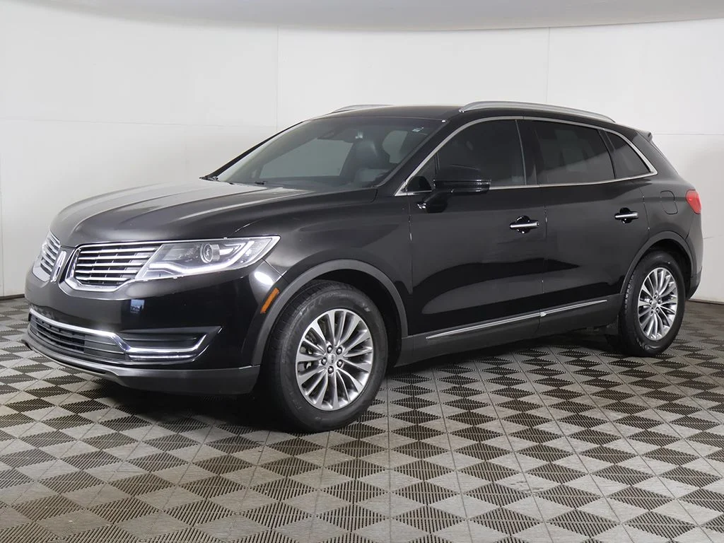 Used 2017 Black Lincoln Select image 9