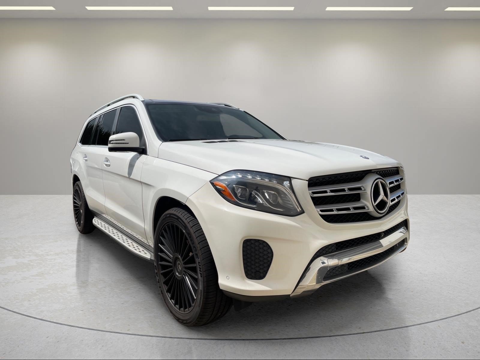 Used 2017  Mercedes-Benz GLS 450 image 10