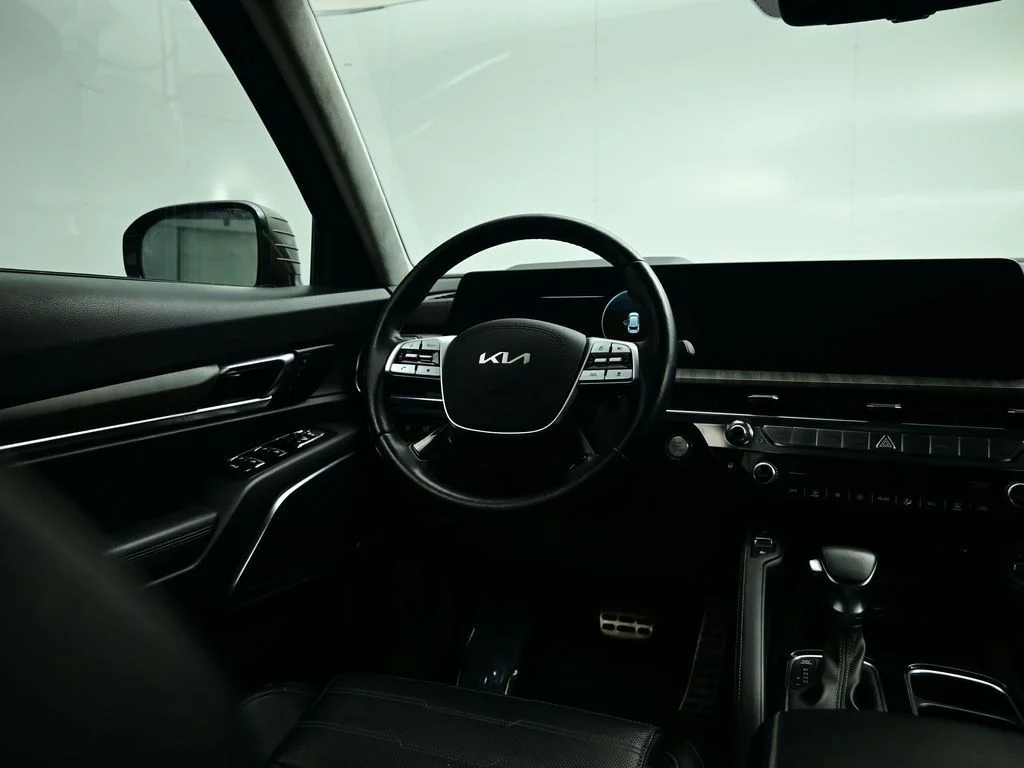 Used 2023 Green Kia SX-Prestige image 39
