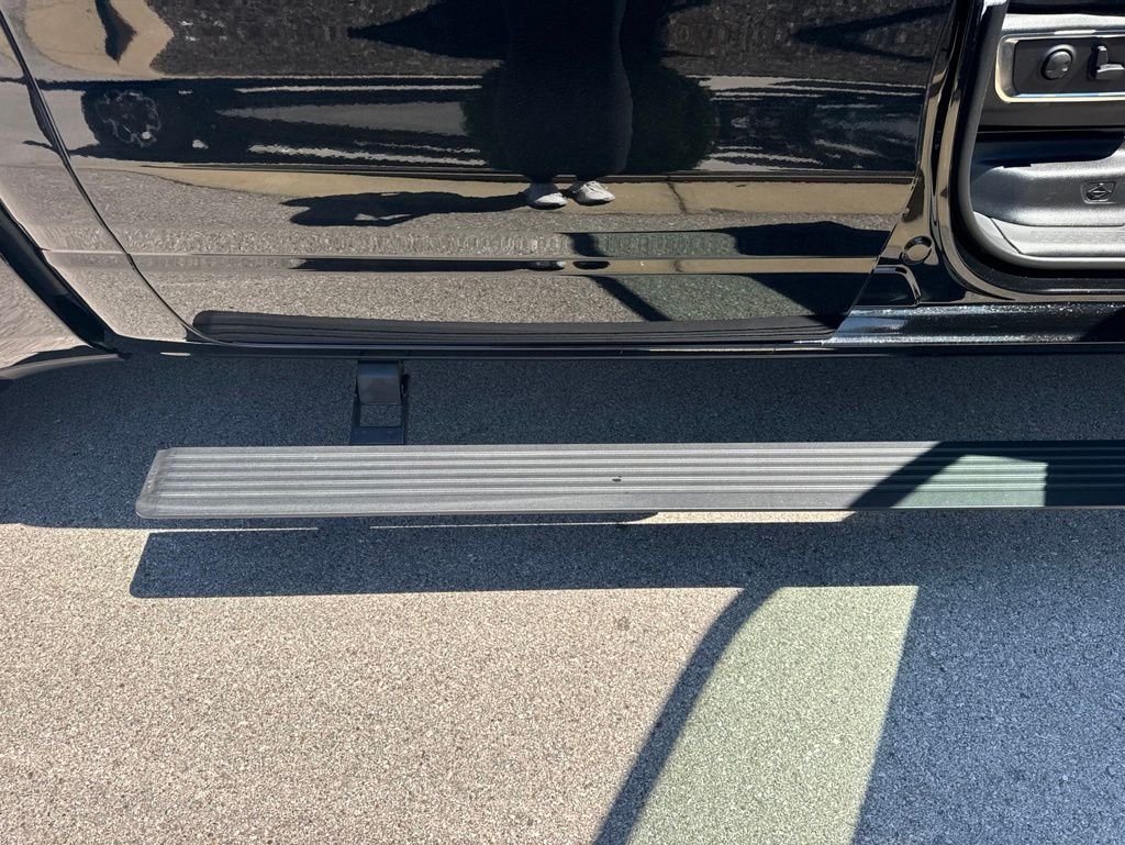 New 2026 Diamond Black Crystal Pearl-Coat Exterior Paint RAM Laramie image 27