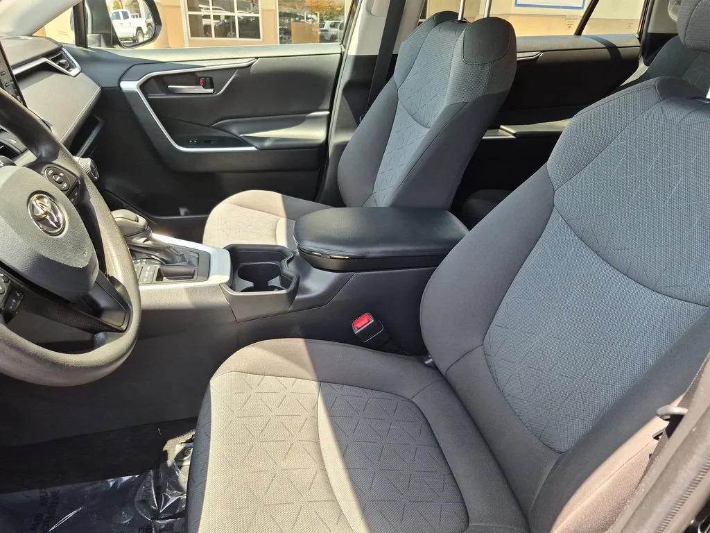 Used 2021 Black Toyota XLE image 11
