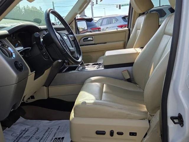 Used 2017 White Ford Limited image 5