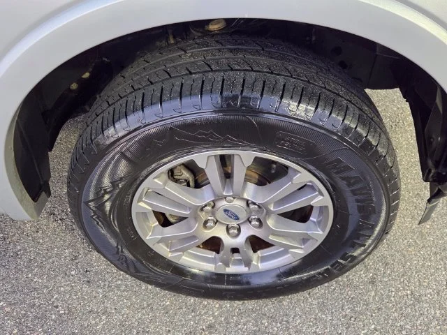 Used 2019 Silver Ford Lariat image 19