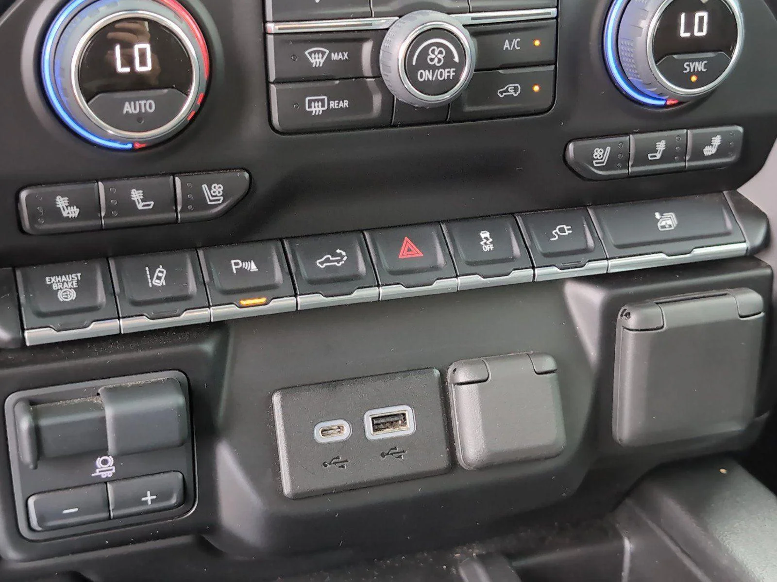 Used 2022 Northsky Blue Metallic Chevrolet High Country image 37