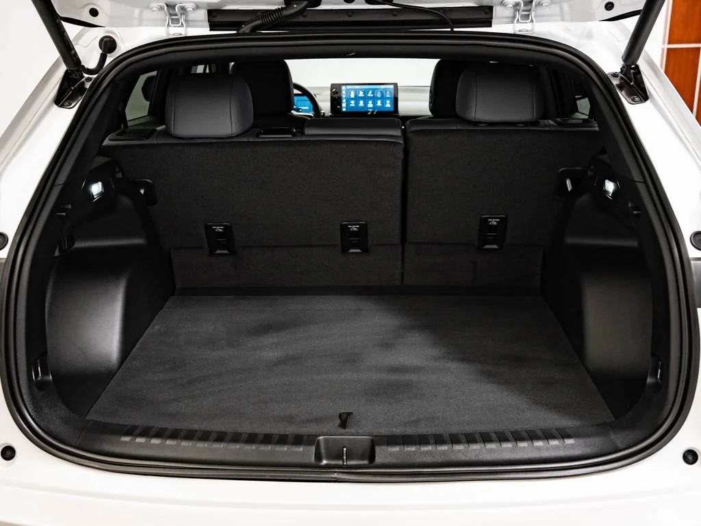 Used 2025 Snowfall Pearl Honda Touring image 21