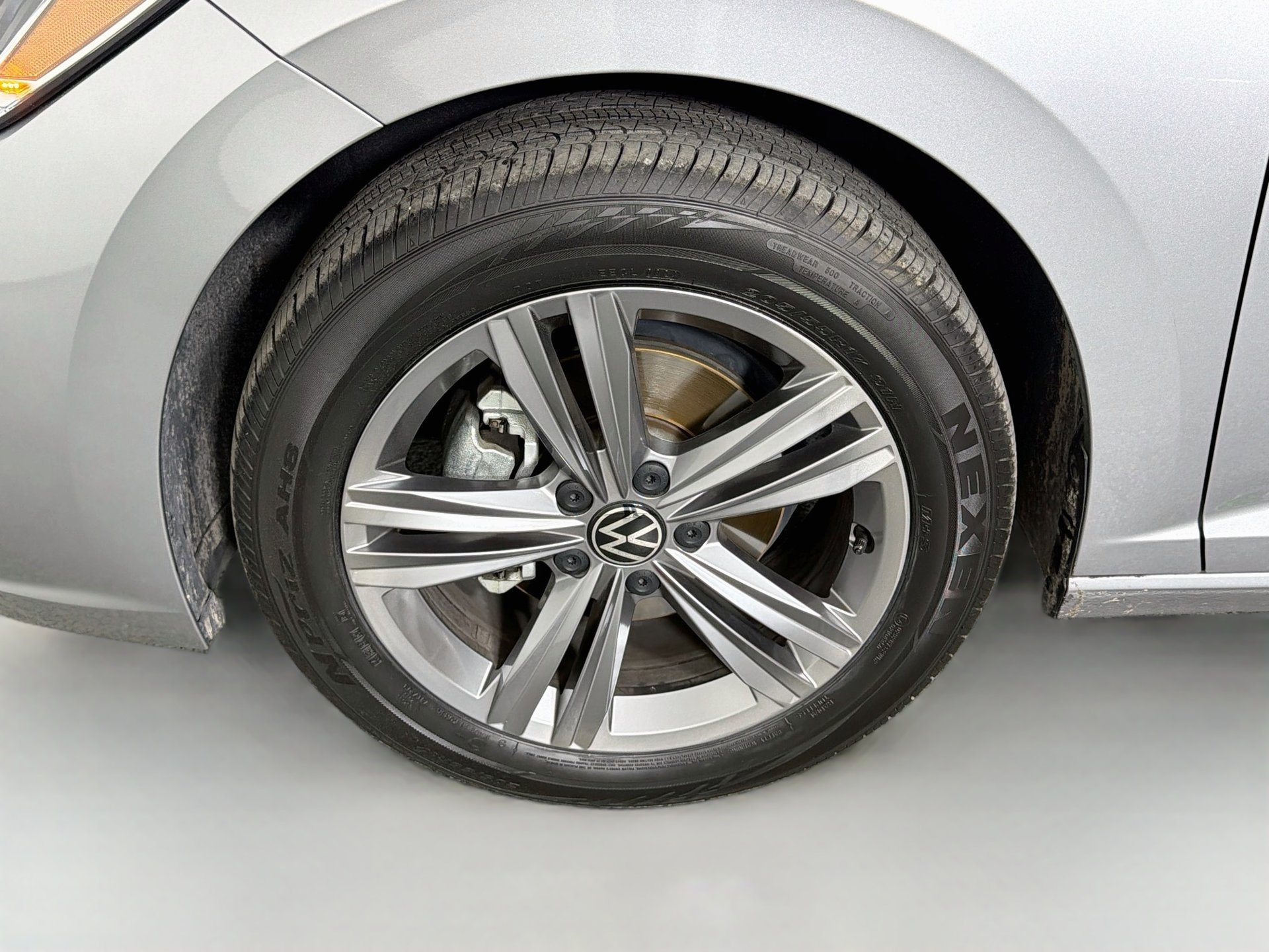 Certified Used 2023 Silver Volkswagen 1.5T SE image 28