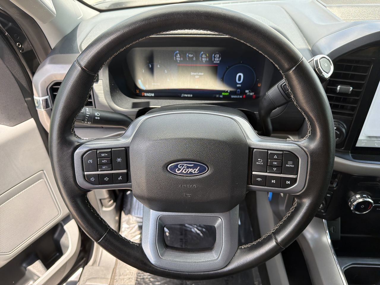 Used 2024 Gray Metallic Ford XLT image 27