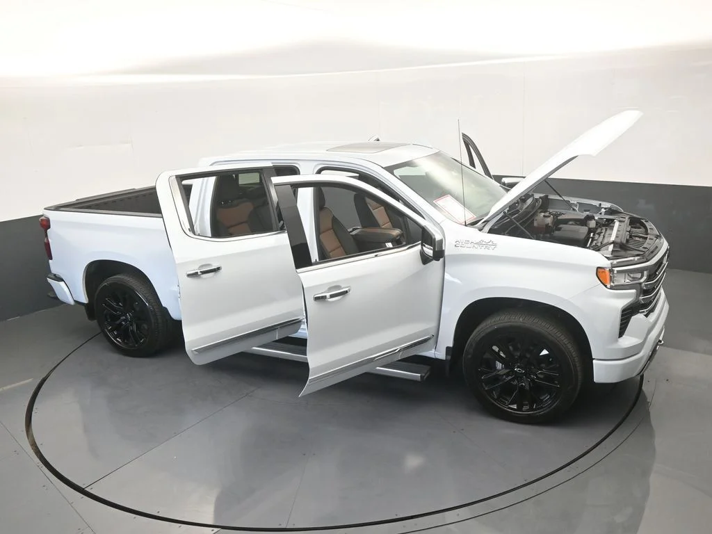 Used 2026 Summit White Chevrolet High Country image 86