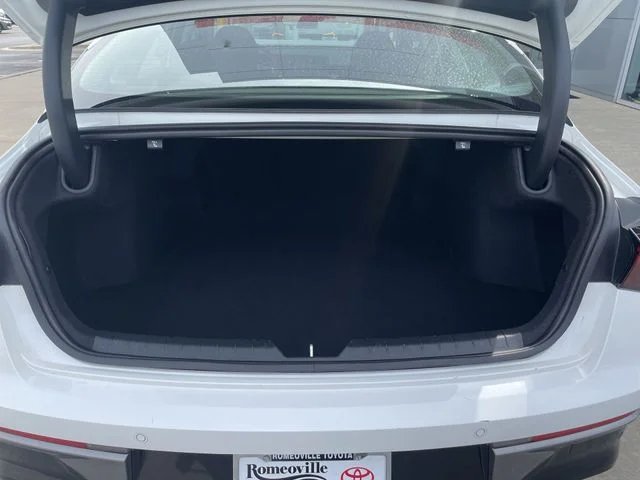 2025 Kia K5 LXS - Photo 31